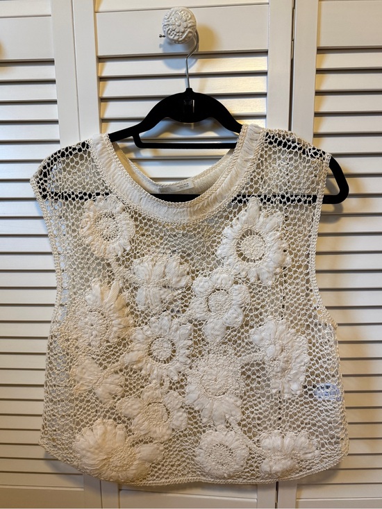 Zara Tops - Zara Crocheted Floral Mesh Sleeveless Top - Cream. New with tags.